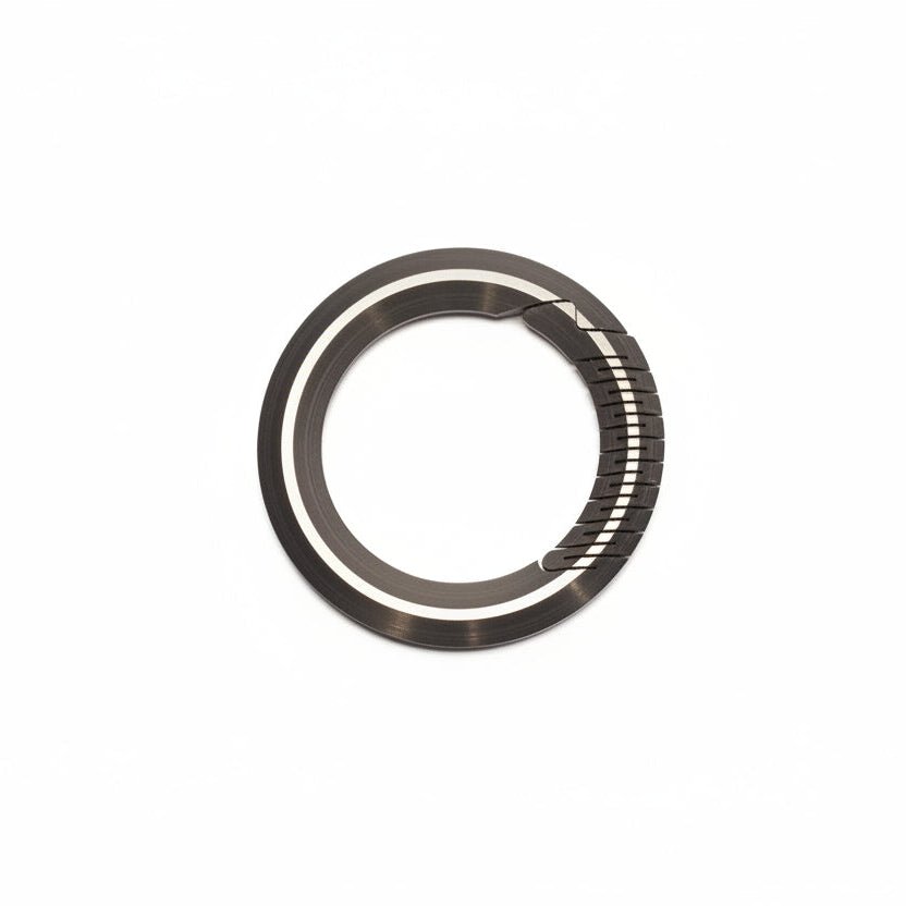 THE TITANIUM KEYRING - AVERX GearAVERX Titanium Keyring solid machined loop front viewAVERX Gear